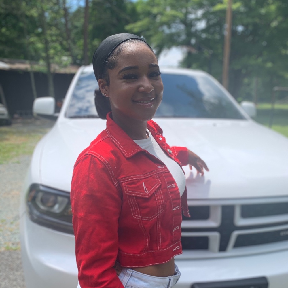 Meet your Posher, Damia